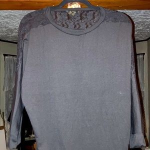 Large Woman’s Black blouse w lace